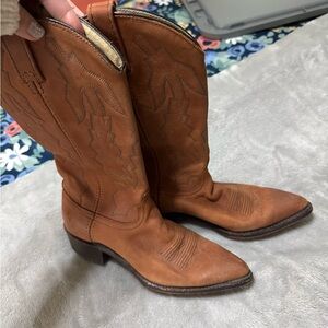 Dan Post brown cowgirl/cowboy boots